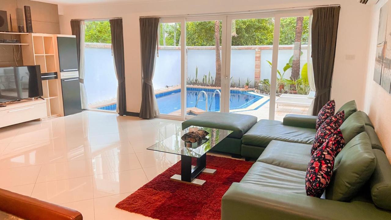 Hidden Palm Pool Villas Pattaya Buitenkant foto